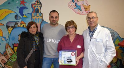In memoria del padre: famiglia di Monteroni d’Arbia dona un aerosol alla Pediatria dell’Aou Senese