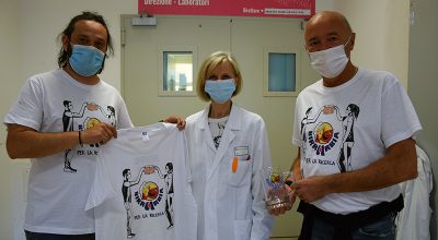Maglietta e boccale contro il coronavirus, al via la raccolta fondi “Birrarbia per la ricerca” destinata al laboratorio di Microbiologia e Virologia dell’Aou Senese