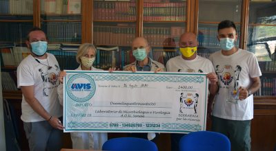 “Birrarbia per la ricerca” contro il coronavirus, raccolti 2400 euro per il laboratorio di Microbiologia e Virologia dell’Aou Senese