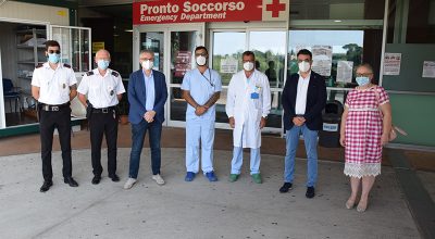 Ferragosto in corsia per l’assessore regionale al diritto alla Salute Simone Bezzini: visita istituzionale al Pronto Soccorso e al centro vaccinale dell’Aou Senese